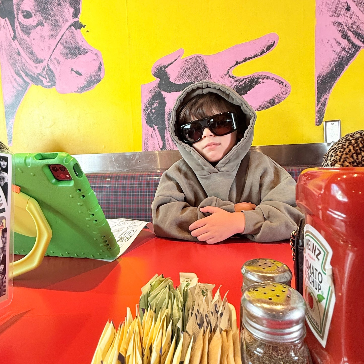 SUNBURNED HOODIE OLIVE